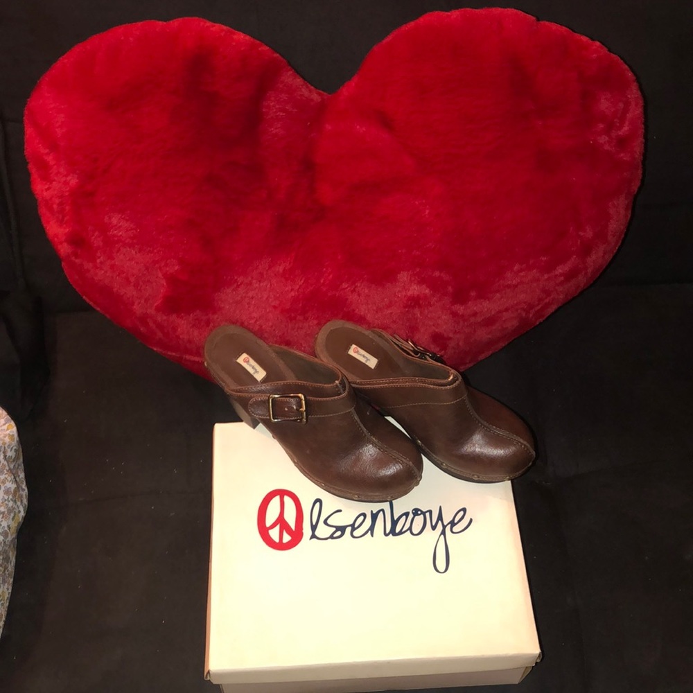 Brown leather clogs size 6 worn once.